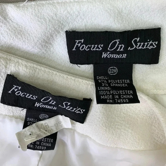 Focus on Suits Two Piece Blazer Suit Jacket Pencil Skirt Set Size 22W Ivory - Picture 16 of 16